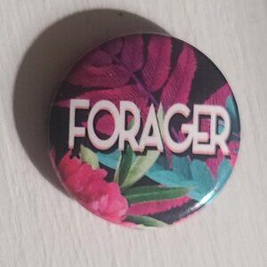 Forager Vintage 1980's Lapel Jacket Hat Pin Button - Foodie Food Hunter Badge
